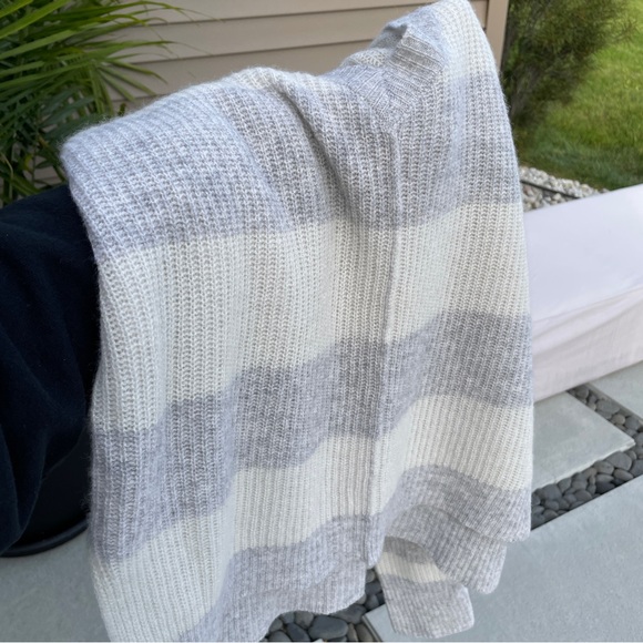 LINE Knitwear 100% Cashmere Striped V-neck Sweater With Split Hem - Picture 12 of 14